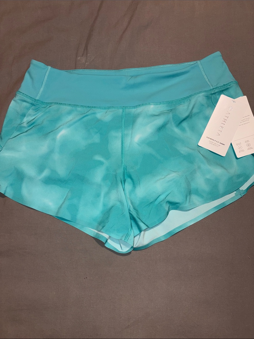 Athleta women’s Teal Run With It 3.5” Shorts SZ M